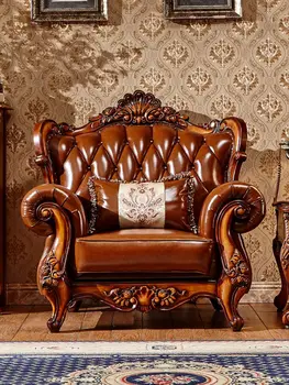 Европейский антикварный кожаный диван из массива дерева в сочетании с американским ретро-диваном из воловьей кожи на первом этаже гостиной роскошной виллы